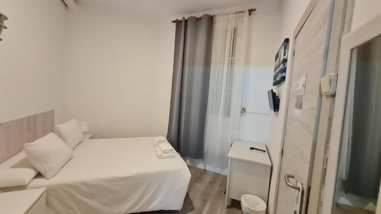 Hostal Eixample — Fotos 3