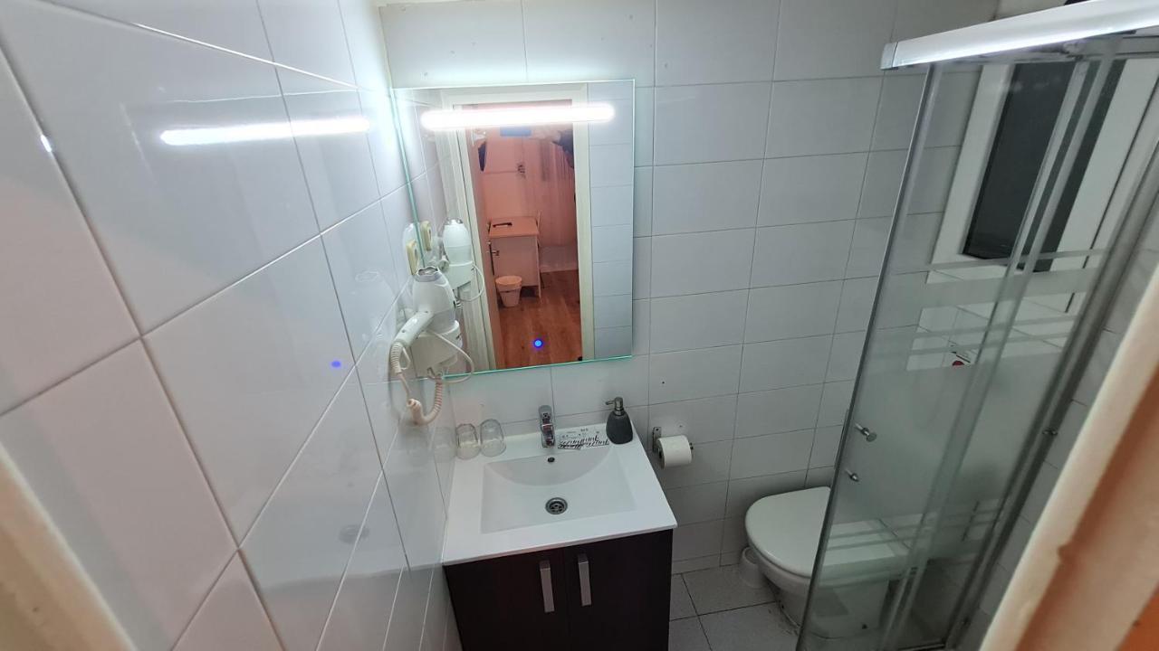 Hostal Eixample — Fotos 2